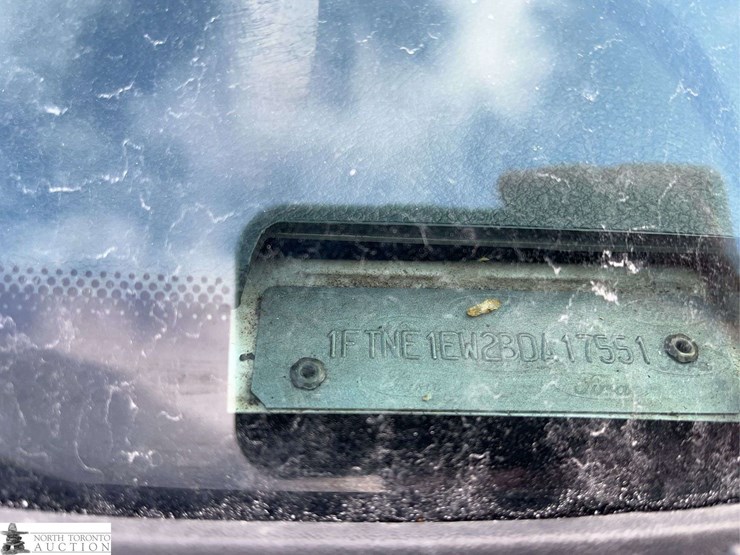 2011-ford-cargo-image-16