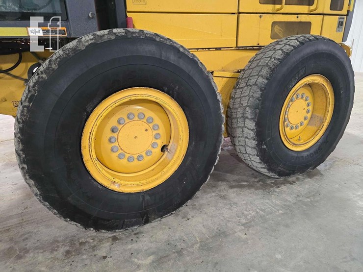 2012-deere-770g-image-30