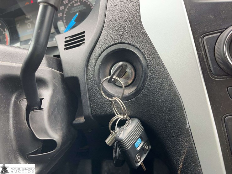 2017-ford-explorer-image-14