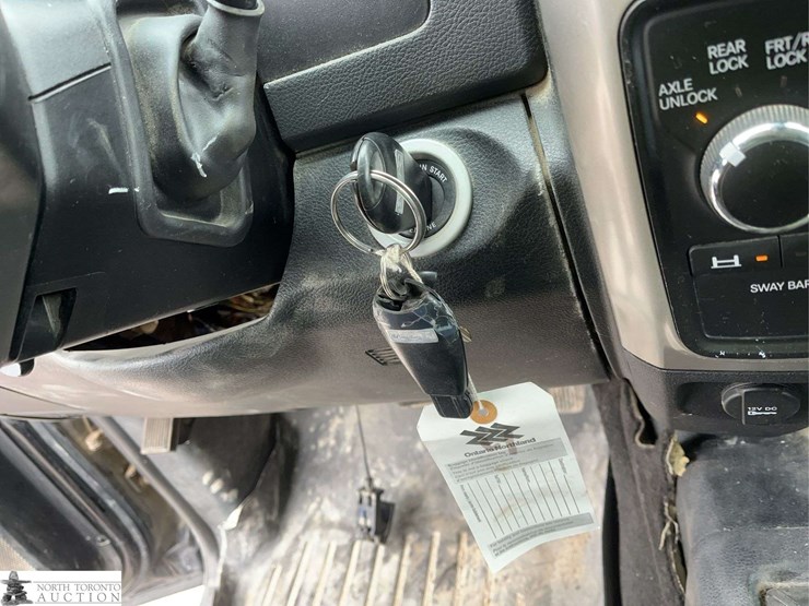 2016-dodge-2500-image-14