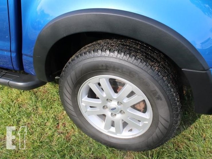 2010-ford-explorer-xlt-image-7