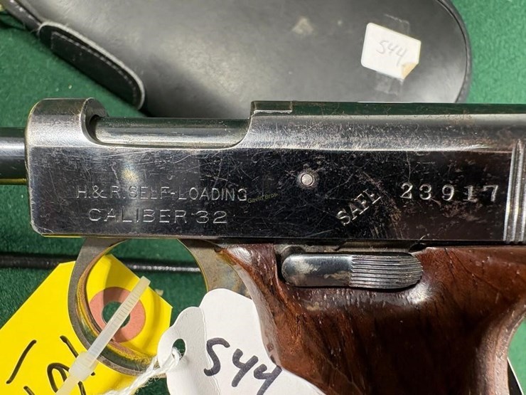 h&r-32-cal-pistol-image-5