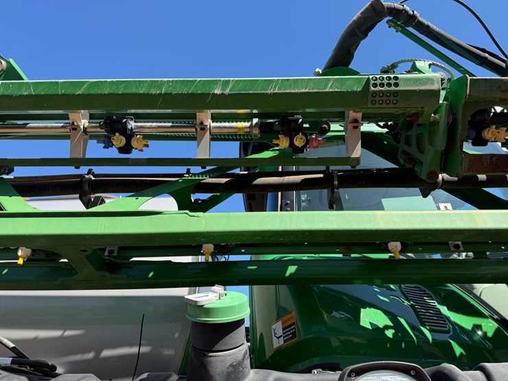 2015-john-deere-r4038-image-12