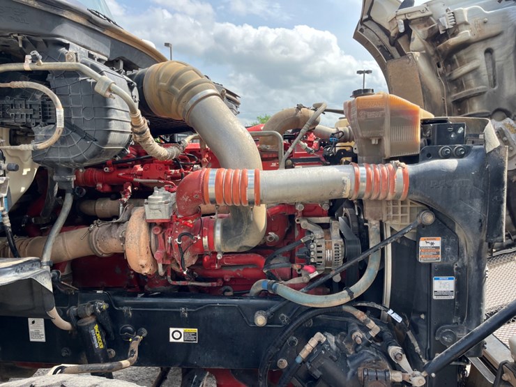 2019-kenworth-t880-image-10