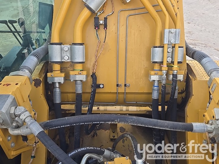 2019-caterpillar-336-image-66