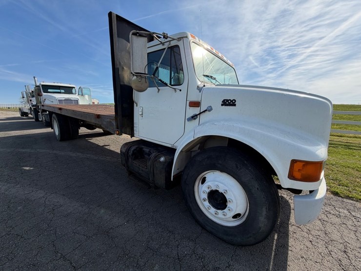 1997-international-4700-image-12