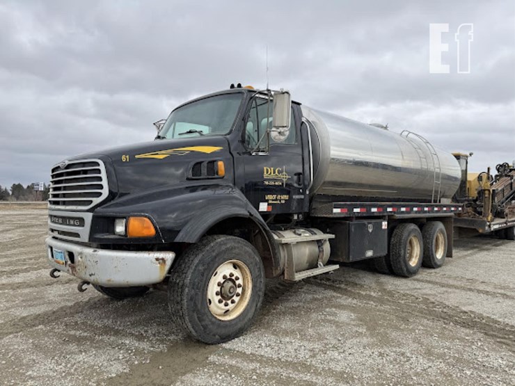 2005-sterling-lt9500-image-62