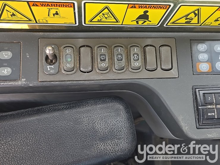 2017-caterpillar-336fl-image-106