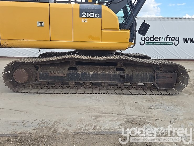 2017-deere-210g-lc-image-16