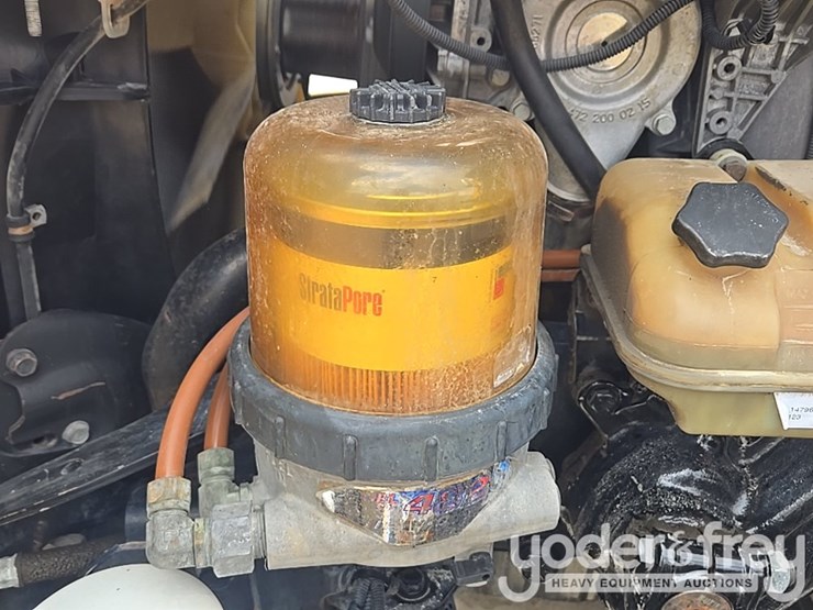 2012-freightliner-cascadia-125-image-59