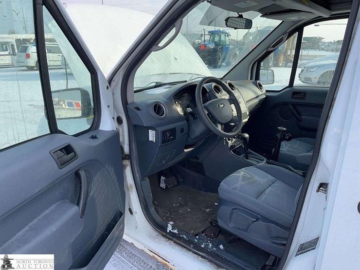 2011-ford-transit-connect-image-11