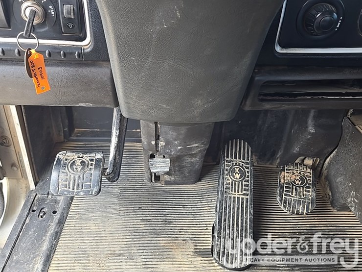 2014-kenworth-t800-image-145