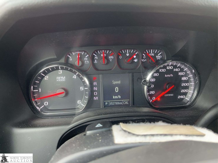 2016-chevrolet-tahoe-image-13