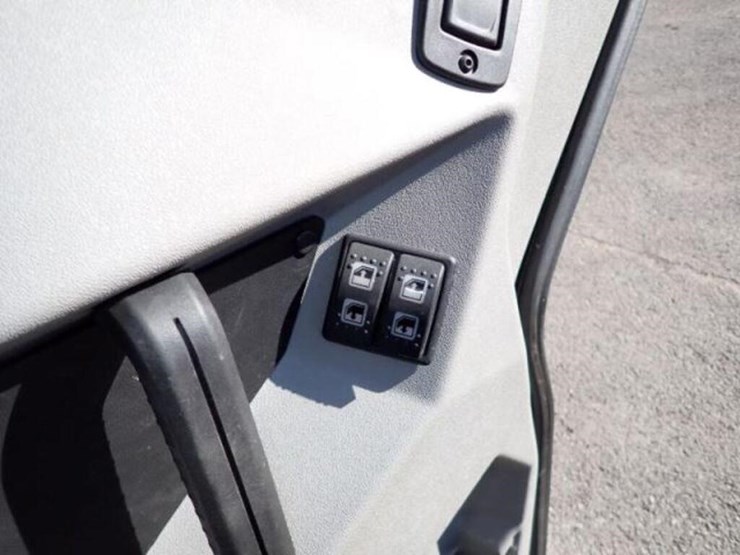 2021-can-am-defender-limited-hd10-4x4-side-by-side-image-20