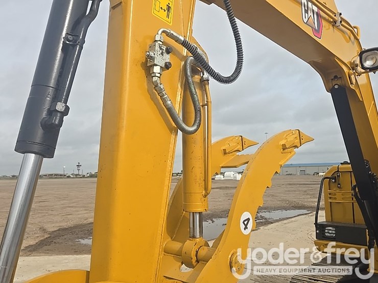 2018-caterpillar-305.5-image-40