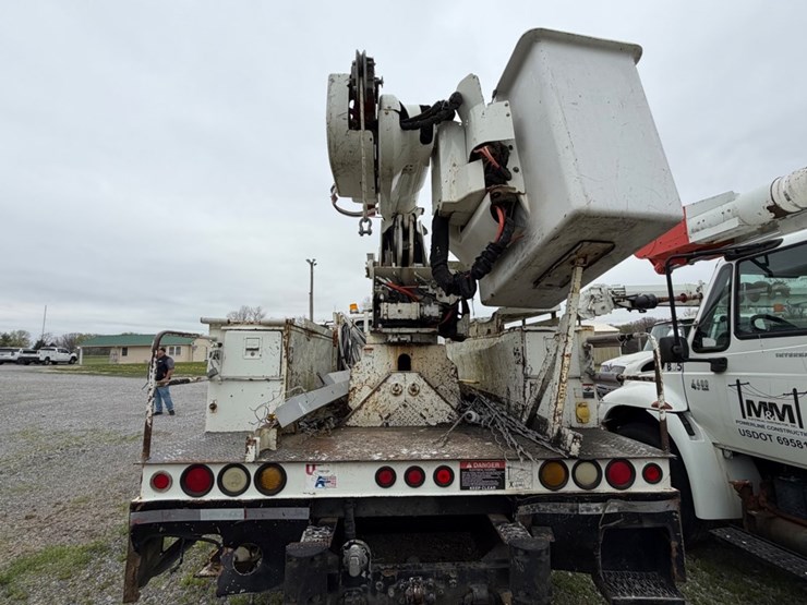 2004-international-durastar-4300-image-7