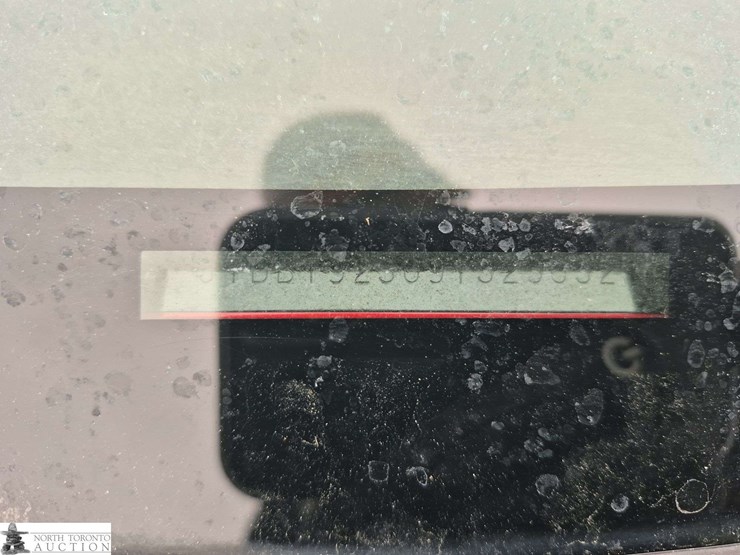 2009-toyota-yaris-base-4dr-sedan-4a-image-9