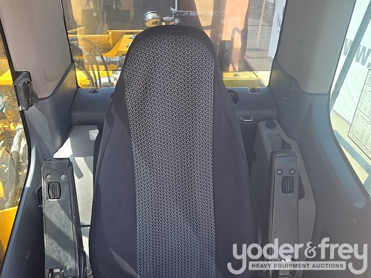 2015-komatsu-pc490-lc-11-image-144