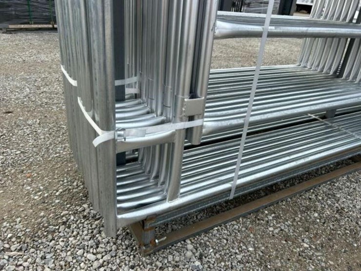 qty-of-(14)-10-ft-powder-coated-corral-panels-gate-image-8