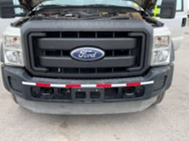2011-ford-f550-image-9