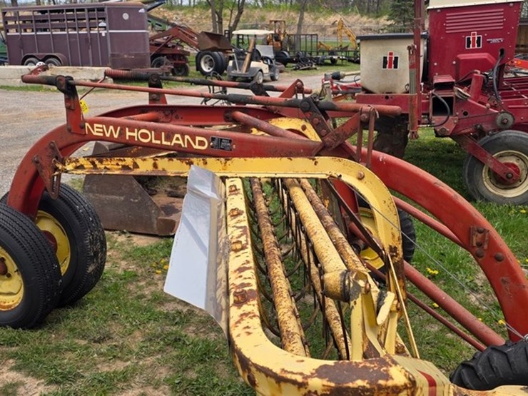 new-holland-258-image-10