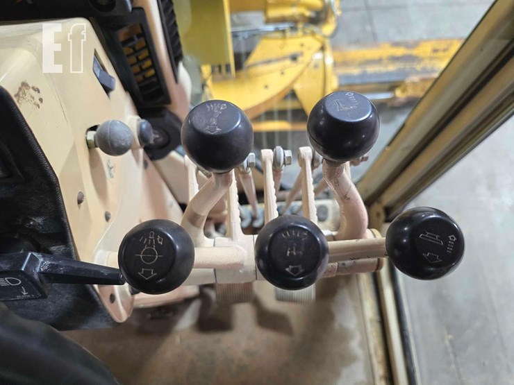 2006-caterpillar-143h-image-19