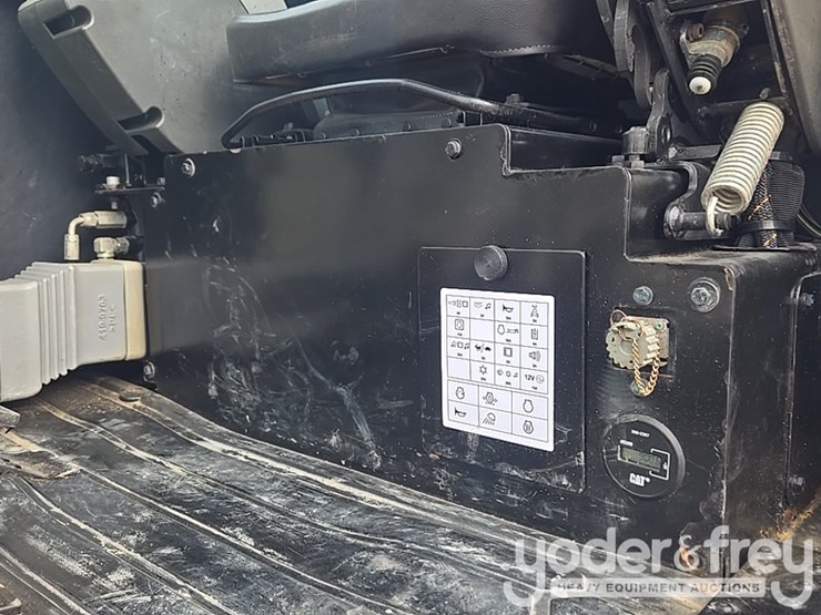 2018-caterpillar-305.5-image-96