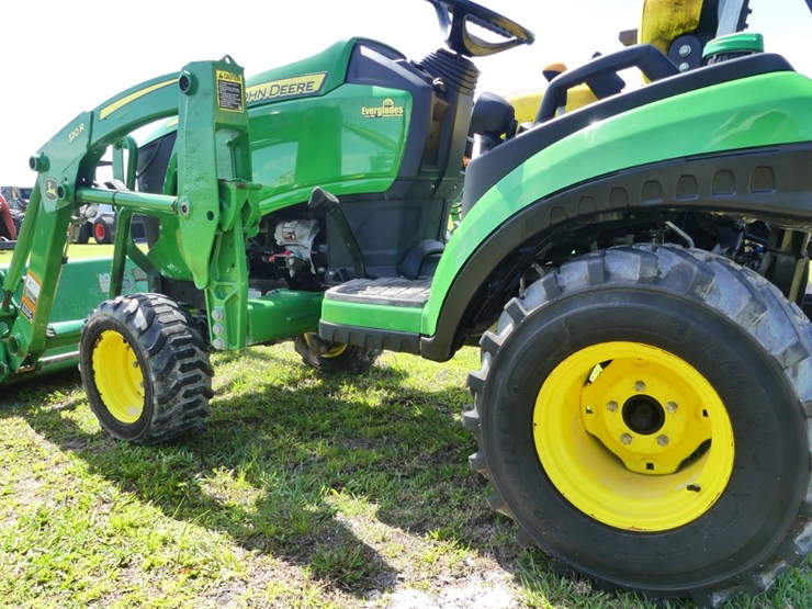 2022-john-deere-1025r-image-7