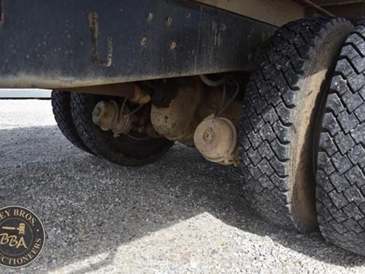 1988-ford-l8000-image-16