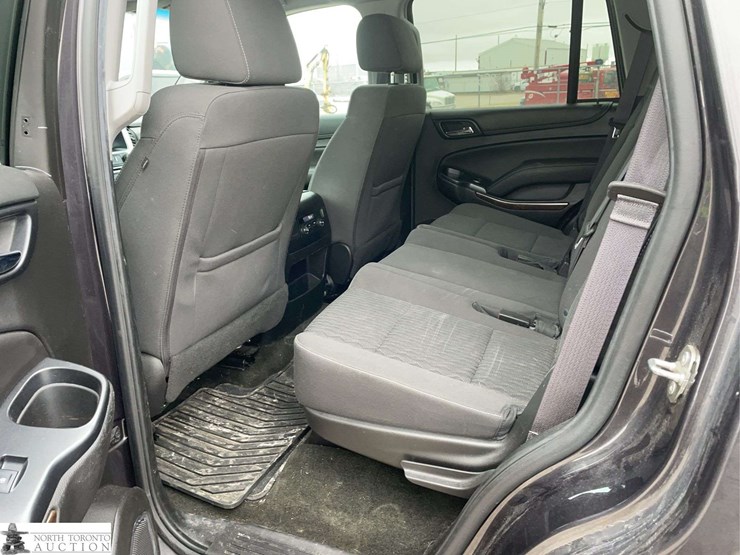 2017-chevrolet-tahoe-image-15