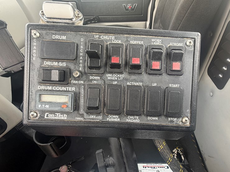 2022-western-star-4700-image-14