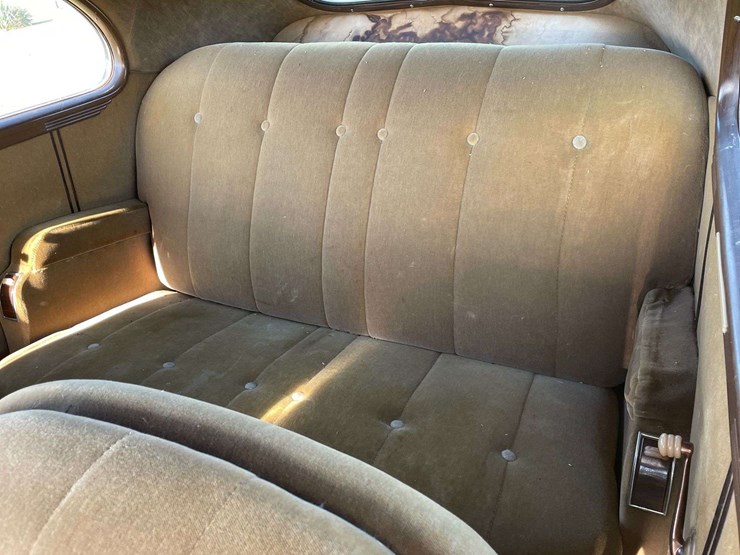 1938-ford-two-door-deluxe-sedan---original-car!-image-55