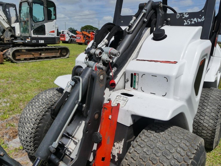 2023-bobcat-l28-image-8