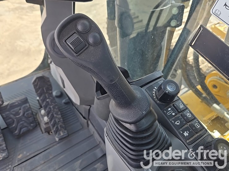 2019-caterpillar-336-image-158