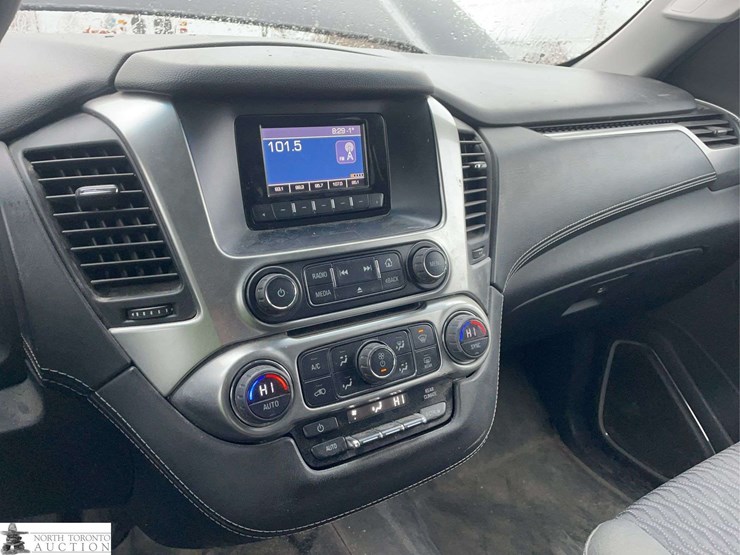 2015-chevrolet-tahoe-image-13