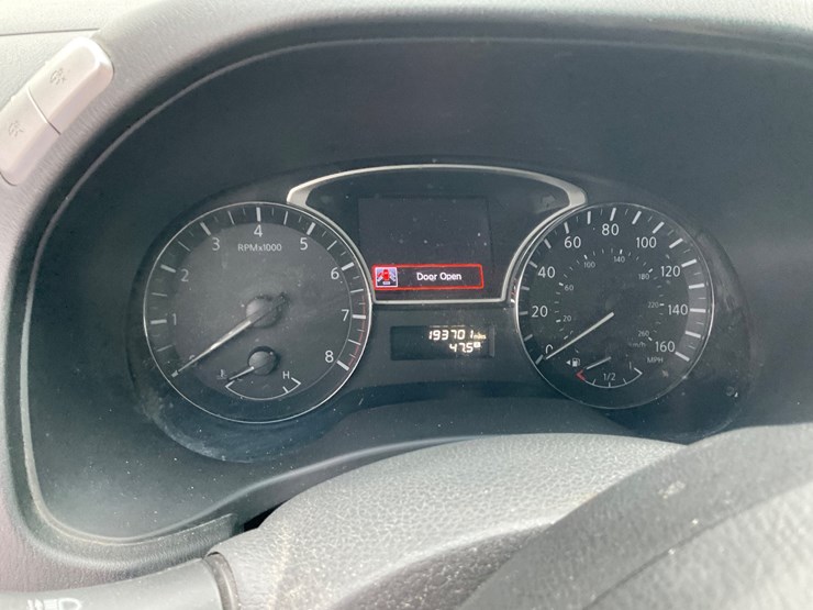 2015-nissan-pathfinder-image-13