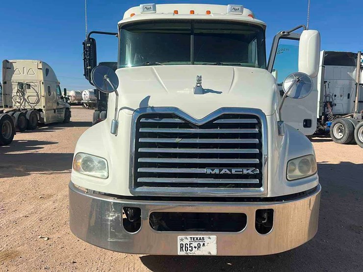 2018-mack-cxu-(pinnacle)-image-4