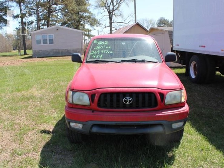 2001-toyota-tacoma-image-3