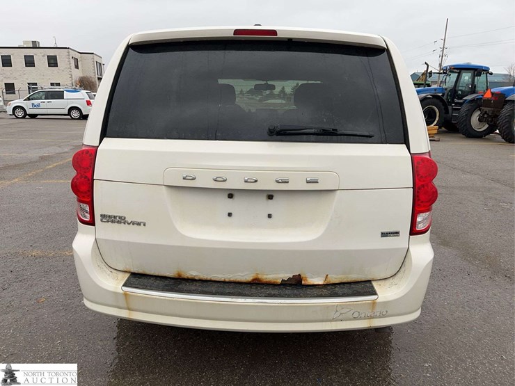 2013-dodge-grand-caravan-se-image-6