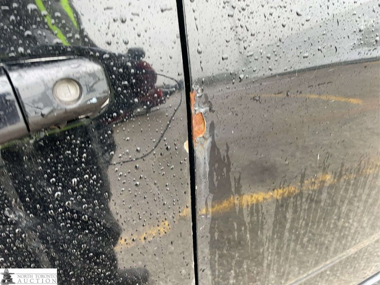 2017-chevrolet-tahoe-image-27