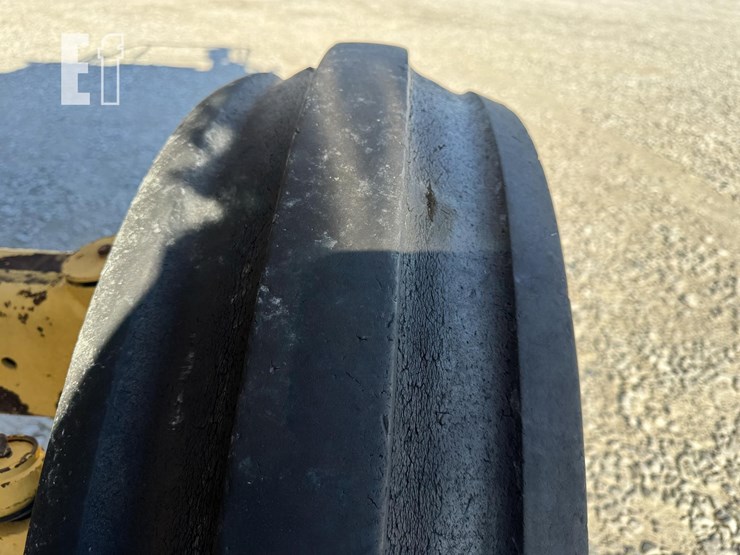 1987-new-holland-tr86-image-5