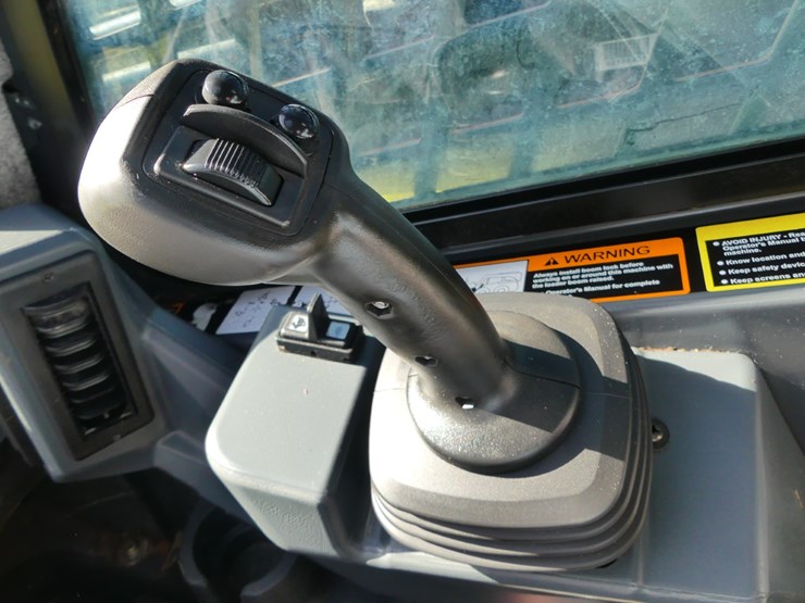 2023-deere-333g-image-13