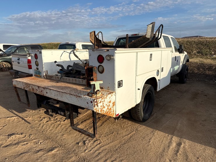 2012-ford-f550-image-3