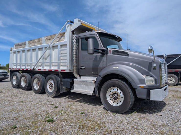 2017-kenworth-t880-image-2