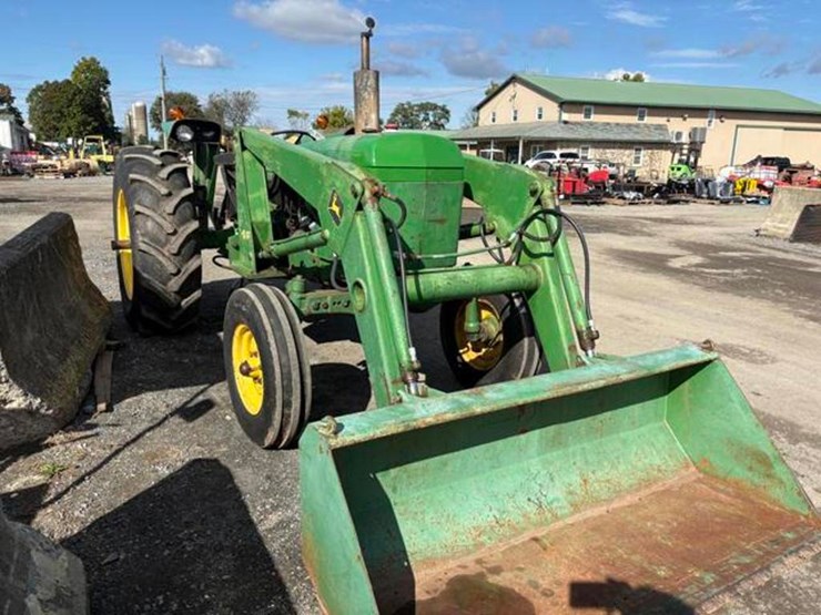 john-deere-2440-image-21