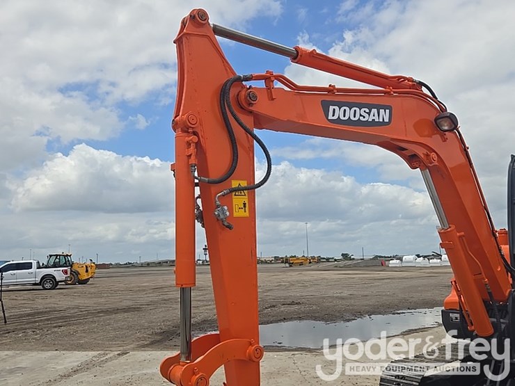 2020-doosan-dx60e-9cn-image-35