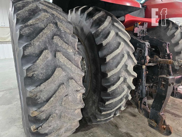 case-ih-magnum-245-image-27