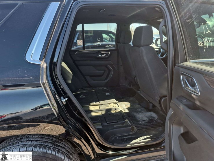 2021-chevrolet-tahoe-image-24