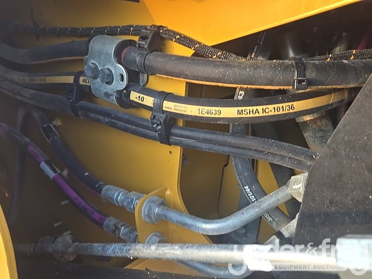 2022-caterpillar-289d3-image-43