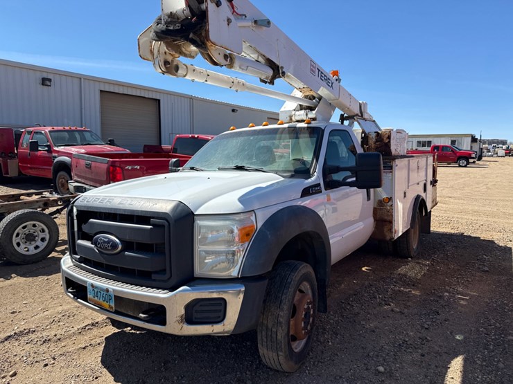 2011-ford-f550-image-1